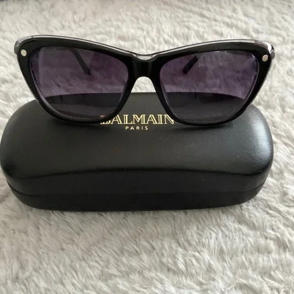 Balmain Cat eye sunglasses 56mm in Black with case display picture 3